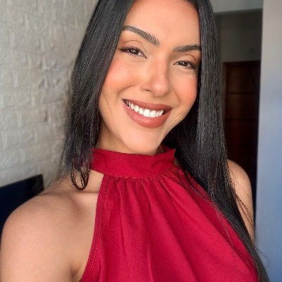 @karoliinecosta