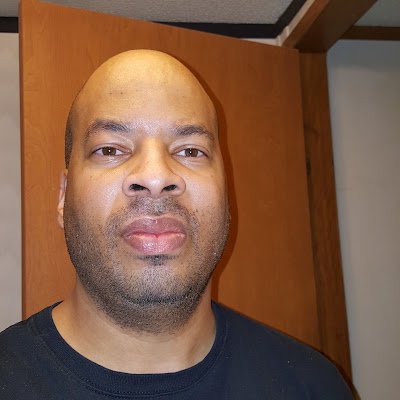 carlos37300's profile picture. 