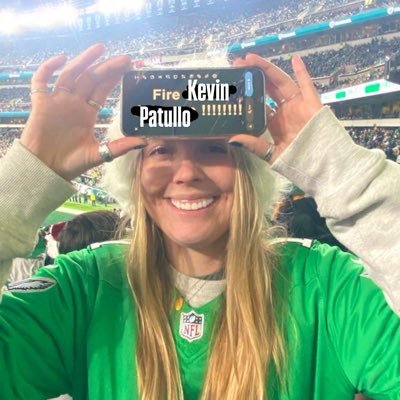HalleyComet3's profile picture. go birds?