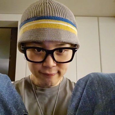 PRKM0CHi's profile picture. it’s jimins world, i’m just living in it •᷄ɞ•᷅