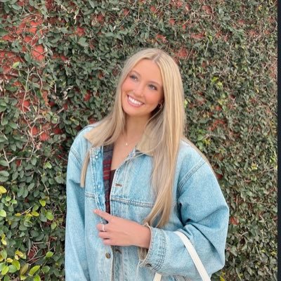 Chloekieck's profile picture. Love yourself🤎