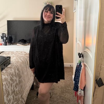 mulberryavenu's profile picture. the night belongs to you