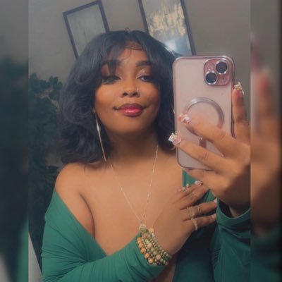 Sommerslove_'s profile picture. 💚🤍 GOD FEARING WOMAN! 🙏🏽💚🤍 Nothing More, Nothing Less. 🛐🤲🏽🙇🏽‍♀️