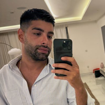 ali_razmii's profile picture. 