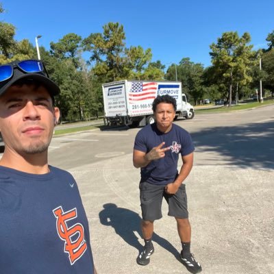 KiwiiiBenito's profile picture. 