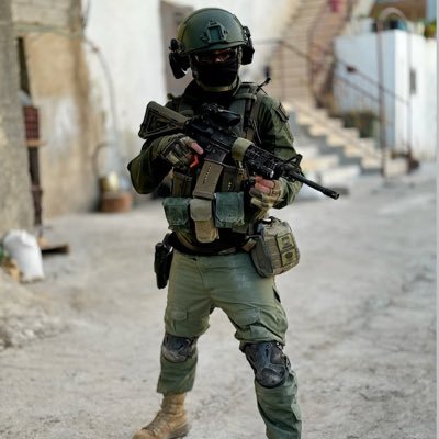 benjamin_ezr23's profile picture. Israel Defense Forees 🇮🇱filled with gratitude for the love in my life i love my daughter And Son ❤️❤️. Work under the US MILITARY🇺🇸