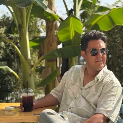 ashkan158's profile picture. یکی که ارشد برق خوند بعدش دیزاینر شد الانم نساج