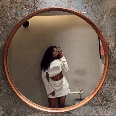moturayoxx's profile picture. Pretty girls territory 🤭