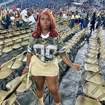 SkyyyPrettyy's profile picture. 