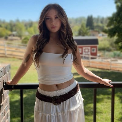 sociallyrayne's profile picture. Expert UGC creator & AD specialist👩🏻‍💻 350+ happy clients and counting… LETS CREATE! 📩Sociallyrayne@gmail.com