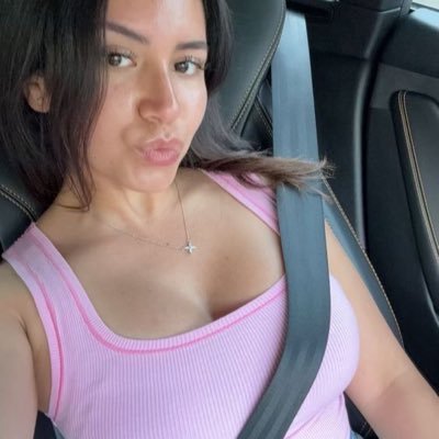 Evelyn485171429's profile picture. Karma is real watch out for it 💯