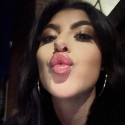 RaandomPics's profile picture. hiiii🌚😍 🇦🇺 making new friends here cus why not 😄