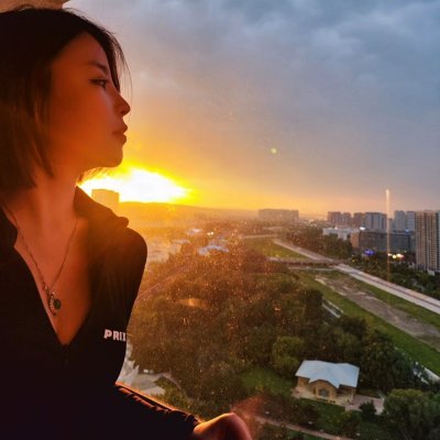 soline9901719's profile picture. A woman like a girl