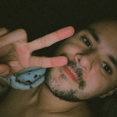 brufcx's profile picture. Ex-jovem com crise existencial, tô aqui nesse site pra reclamar 🦄✨ Jogador de fortnite nas horas vagas 🎮🎮