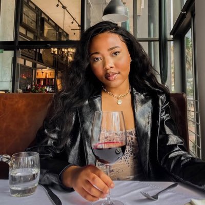 oliviawilson011's profile picture. I am not a difficult woman at all. I am simply a strong woman and know my worth.👊💪💯