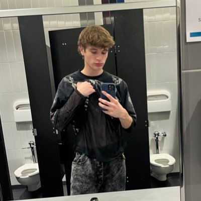 wyattbmusic's profile picture. 18 | I make music and listen to cool stuff ᛐᛗᛚ