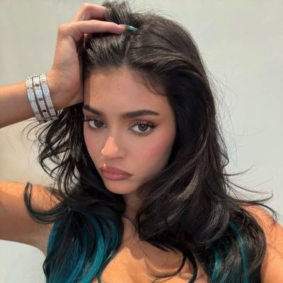 myrpurpose's profile picture. bookstan