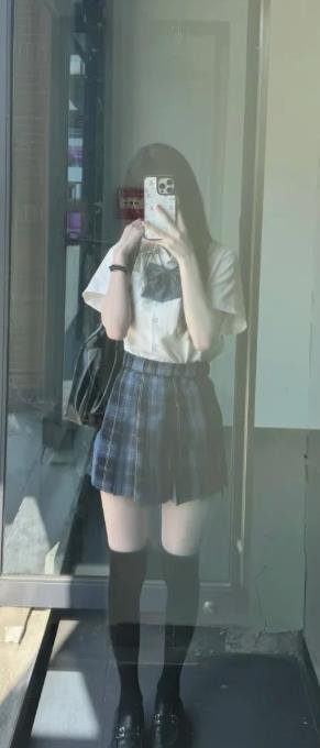 Rachel03919667's profile picture. 대담하고 자유로운 여자, 보고 싶으면 와.