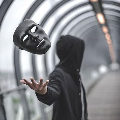 elle_off_mask's profile picture. Youtuber