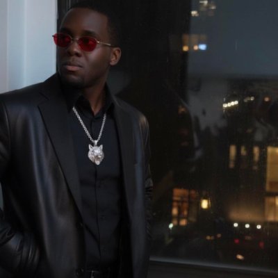 SolAssAssin's profile picture. "Freelance artist-writer | A.I. enthusiast | Librarian navigating this crazy world | Working on surviving & finding a future girlfriend before getting too old."