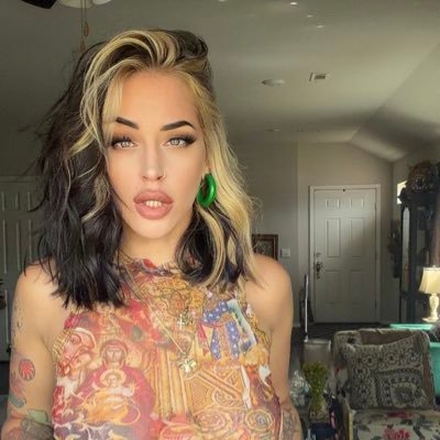 sydneyxxtaylor's profile picture. I DO NOT HAVE A FACEBOOK. RIP AC 🦁 & CP. proud ✡️ daughter
