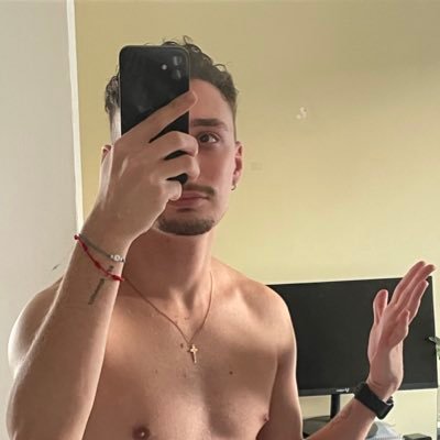lainros's profile picture. say my name and everything just stops
