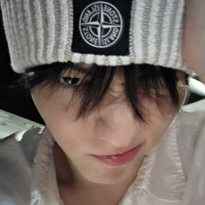 binfoxie's profile picture. #KAGAHO: The pain I carry cannot be erased. She is the fuel of my eternal fire.
