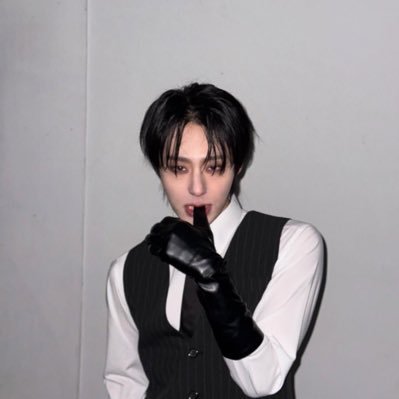 woongzluvbot's profile picture. he — 18 — tomoon + aroha + hottest