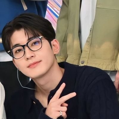 markmansu's profile picture. naur