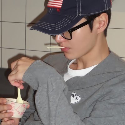 levitaminz's profile picture. 🪂 airdrop hunter • grinderist • ⚡️ $0 → $$$ • building wealth one wallet at a time