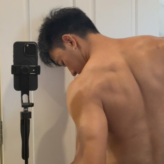 Nickybhho's profile picture. 