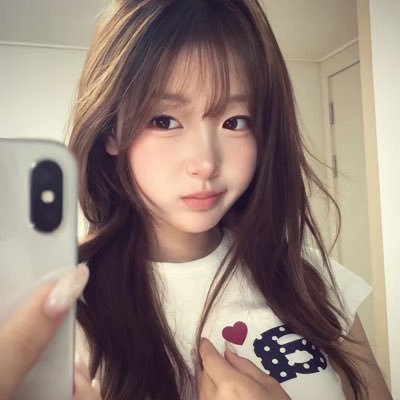 moraamichu's profile picture. ˚₊·🍒 sparkle overload 💄💌 arrival of a jelly-sweet pretty babe 💫🐾 doors open — 🍋💋 welcome to her cute era ˚₊·🌷✨