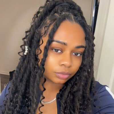 darvashakyesha's profile picture. 