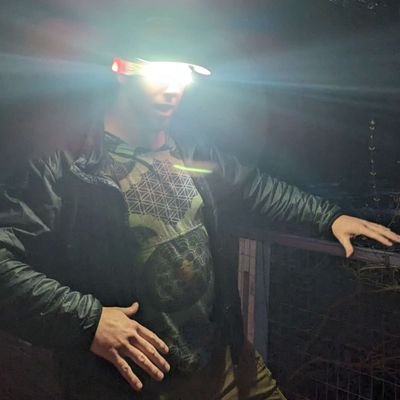 RoastyBaloneys's profile picture. 道可道非常道//Formerly known as Ginger Jesus//🌊🌲🏔️//日米万歳//Paint Merchant//Spinning in alternating directions AND at inconsistent speeds//✌️😎👍//南無妙法蓮華経