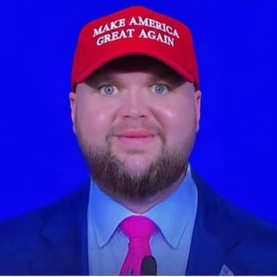 Xiongchumole's profile picture. flying