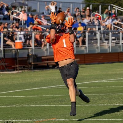 IvanMorr_1's profile picture. TE/WR/RB/DE/DB |6’0 185lbs|4.55 40|C/O 2027|⚾️|Track|TD1|email ivanmorris843@gmail.com|405-836-1648|Davenport Highschool Ok|HC @GPowell3_GP3 NCAA ID# 2502519161