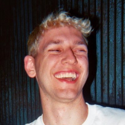 Sam0711er's profile picture. Follow me on Mastodon → https://t.co/YexFXg9AAs | Head of Design at @tryhighlight |  WWDC Scholarship Winner 2015 & 2017