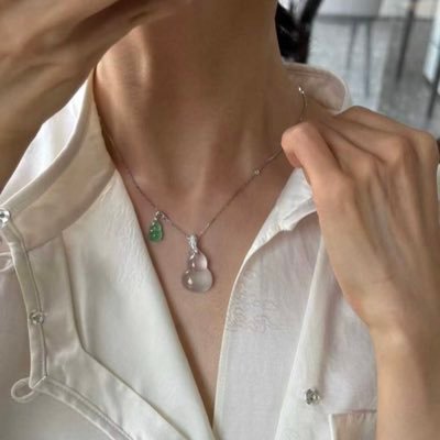 feijie6666's profile picture. Web3爱好者🙌🏻💎 御姐一枚💃，长腿可撩，不定期福利大放送🎁🎉🎀🤩 玉石从业者，缅甸翡翠，帮鉴定/帮看品/帮估价，一条龙专业服务👩🏻‍⚖️☎️