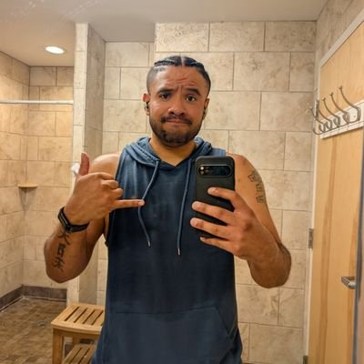 Tjvteck's profile picture. Ex military, World traveler, Powerlifter, Your friendly neighborhood bi nerd