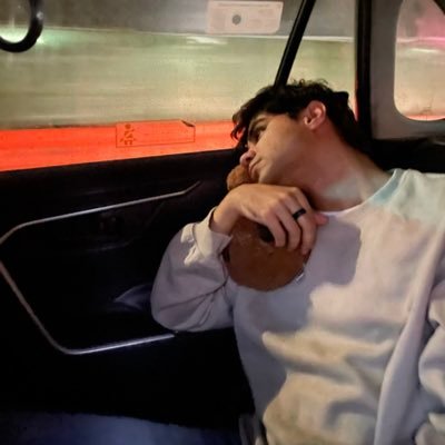 siddharthvaderr's profile picture. star baker, engineer, cries a lotter