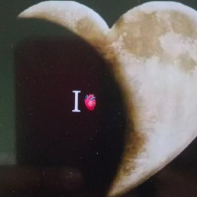 InshaPatel21238's profile picture. 