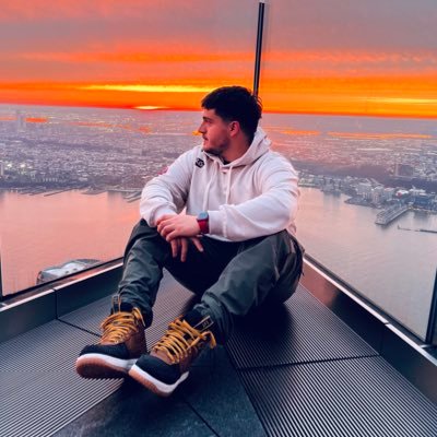cuestasmanu's profile picture. 🇦🇷| Finanzas & Economía |🗽 Licenciado en Comercialización y Marketing | De River Plate 🐓