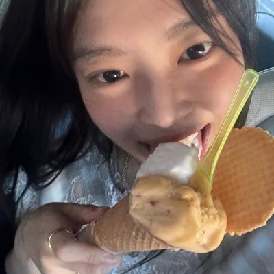 sumiliomer's profile picture. 외딴 섬 바뷰