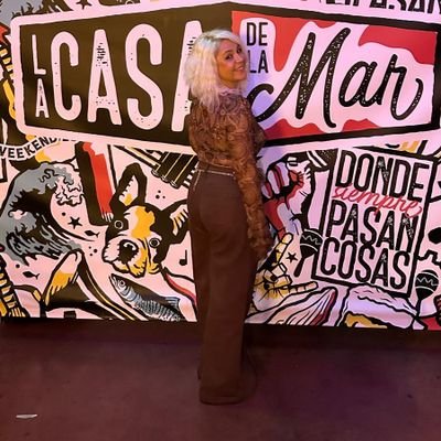 _Lbar_Noelia's profile picture. Proyecto de Redactora en @CocktailMusical Cinéfila,Melómana y Bateria en ciernes. Vivo colgada en puntos suspensivos y cual lluvia fina, al final acabo calando