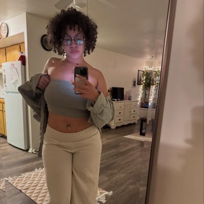 JulianLope95189's profile picture. Live beautiful 😻