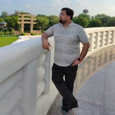 tisabhinavjha's profile picture. I am half agony half hope . . .