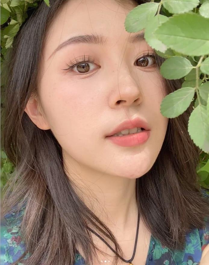 468T8EG18fzy88x's profile picture. 달빛 아래, 내 온기를 느껴보세요.