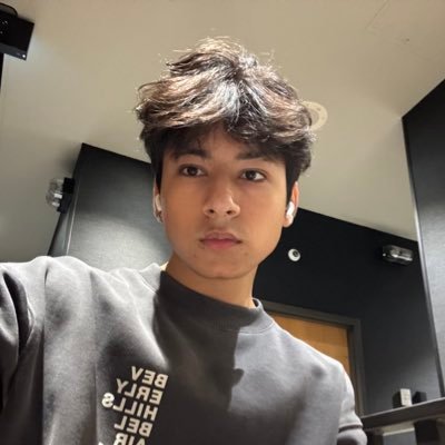 buildwithdjdev's profile picture. 19 • software dev • building stuff @coreliftapp • $0K MRR