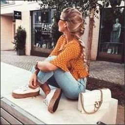 lavallie713874's profile picture. 