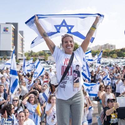 talgilboa's profile picture. יועצת ראש הממשלה לזכויות בעח
דודה של גיא שחזר!!! משבי של שנתיים בעזה! 
מייסדת עמותת קירות שקופים
זוכת האח הגדול 6